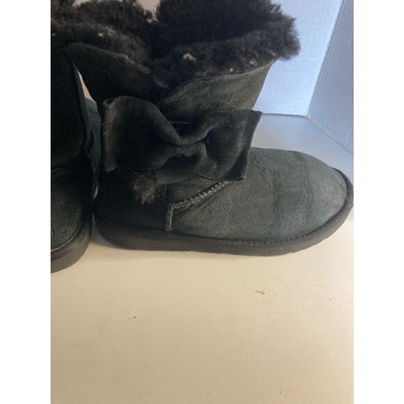 UGG‎ Bailey Girls, Black Boots, Sz 3, Bow on side - Picture 11 of 12